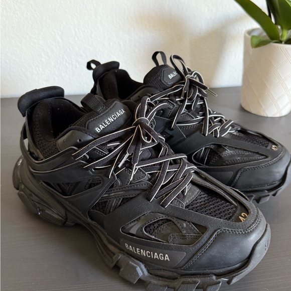 Balenciaga Men's Black Athletic Shoes - Picture 1 of 13